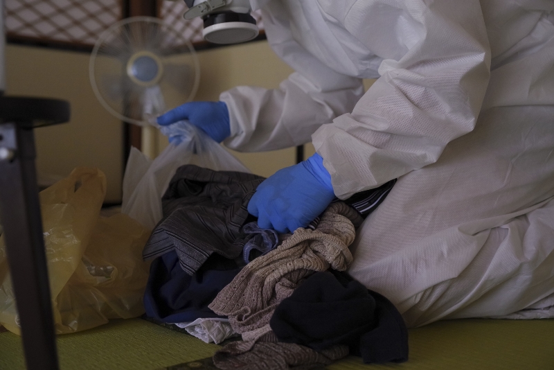 愛知 蒲郡 B-side 遺品整理 形見分け 供養 家具 日用品 分別 廃棄　特殊清掃